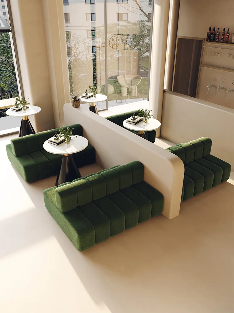 Double-sided sitting back-to-b - Coffee Tea Lounge ulasan dan harga